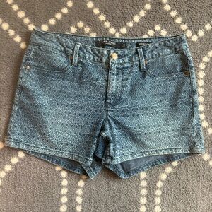 Max Jeans - Mid Rise Denim Short in New World Ombré Pattern - SIZE 10